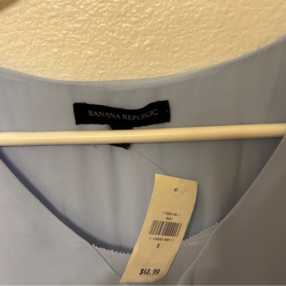 Banana Republic Soft Blue Top - Picture 2 of 3